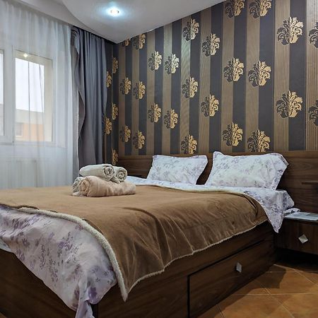 Modern Oasis With A Cozy Fireplace Your Stylish Apartment Minutes From Downtown Βουκουρέστι Εξωτερικό φωτογραφία
