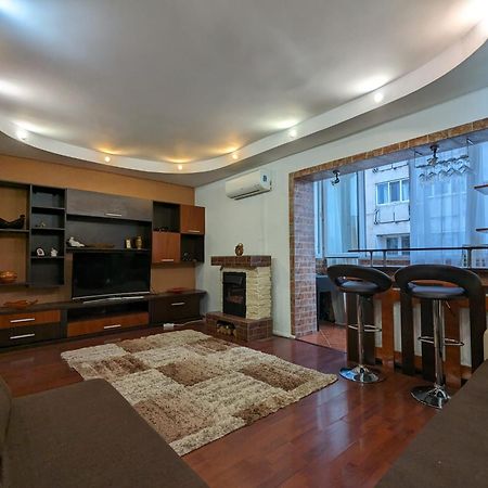 Modern Oasis With A Cozy Fireplace Your Stylish Apartment Minutes From Downtown Βουκουρέστι Εξωτερικό φωτογραφία