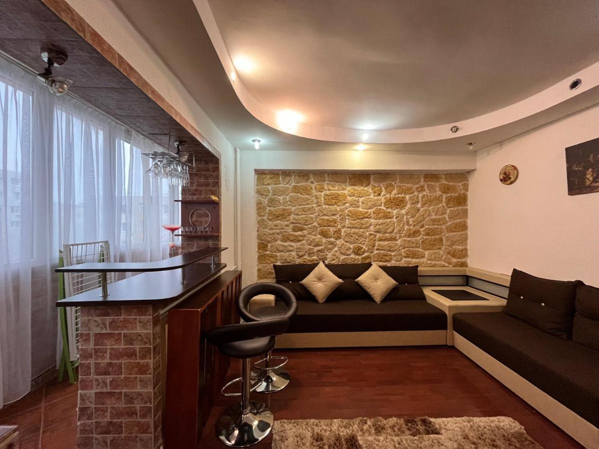 Modern Oasis With A Cozy Fireplace Your Stylish Apartment Minutes From Downtown Βουκουρέστι Εξωτερικό φωτογραφία